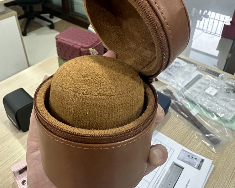 Travel watch boxes